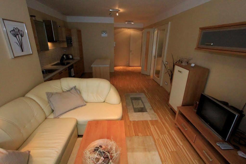 Luxury Apartment River Diamond Residence Прага Екстериор снимка