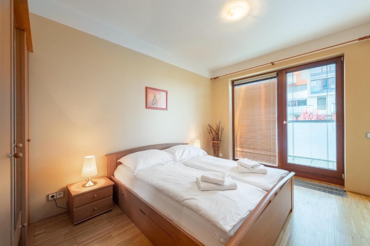 Luxury Apartment River Diamond Residence Прага Екстериор снимка