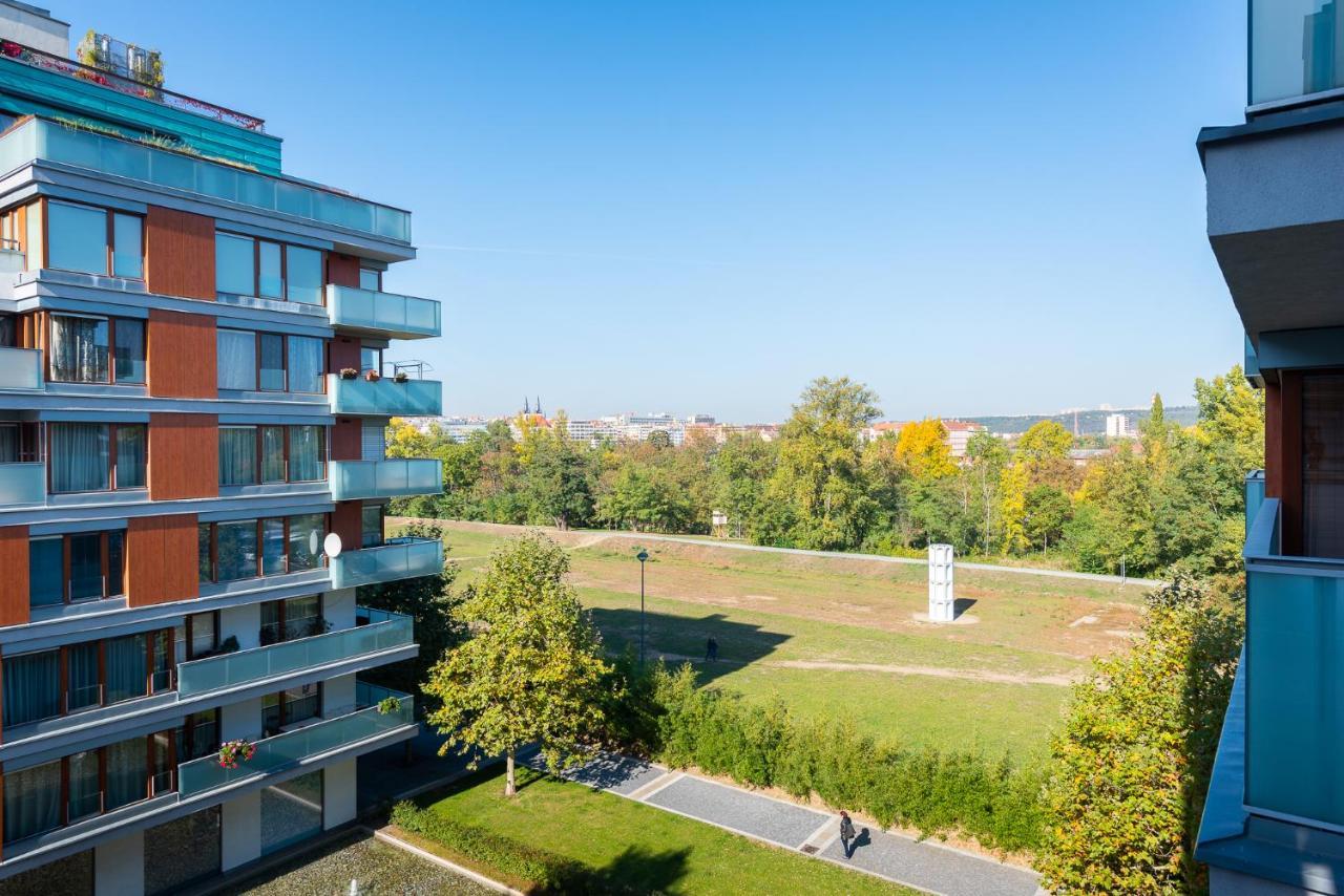 Luxury Apartment River Diamond Residence Прага Екстериор снимка