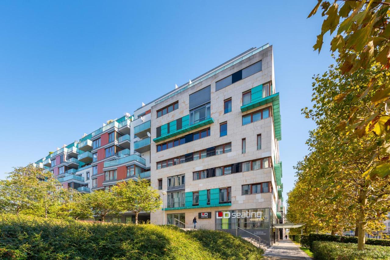 Luxury Apartment River Diamond Residence Прага Екстериор снимка