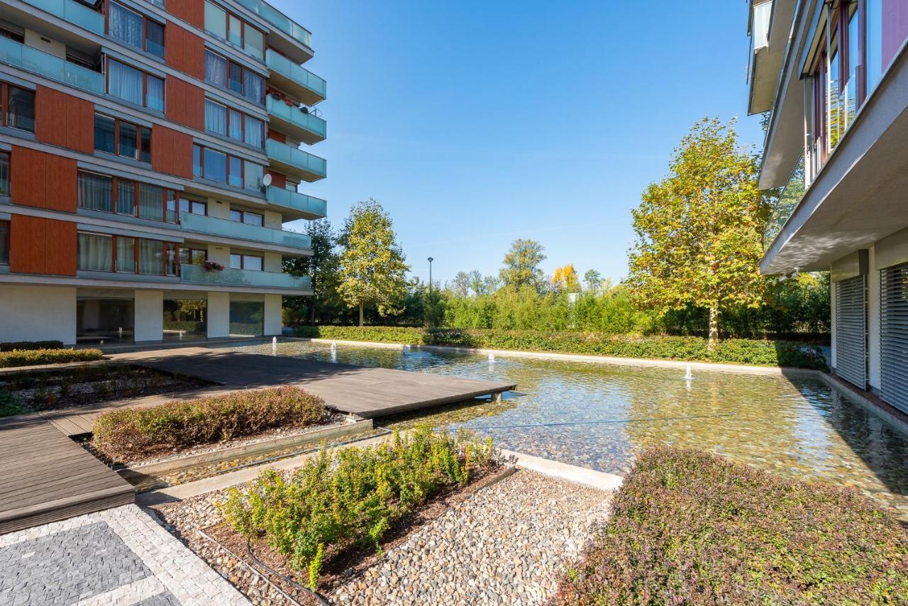 Luxury Apartment River Diamond Residence Прага Екстериор снимка